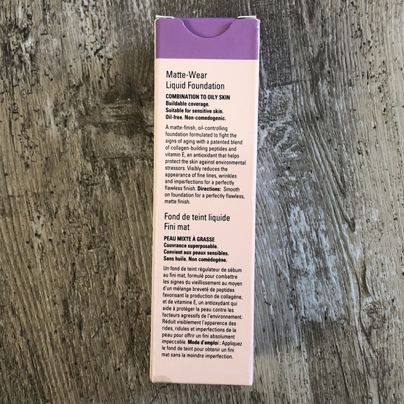 TimeWise Matte-Wear Liquid Foundation - Picture 5 of 8